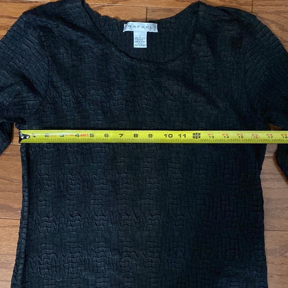 Rafael blk textured blouse. Large - Picture 8 of 9
